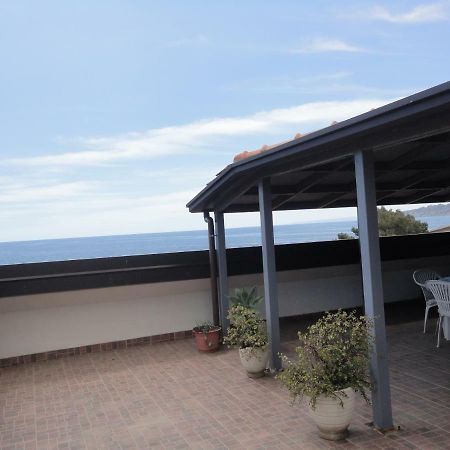 אסראלה Appartamento Sul Mare מראה חיצוני תמונה